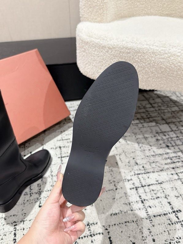 Leather women's boots фото 3