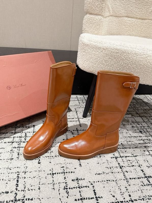 Кожаные женские сапоги фото 3