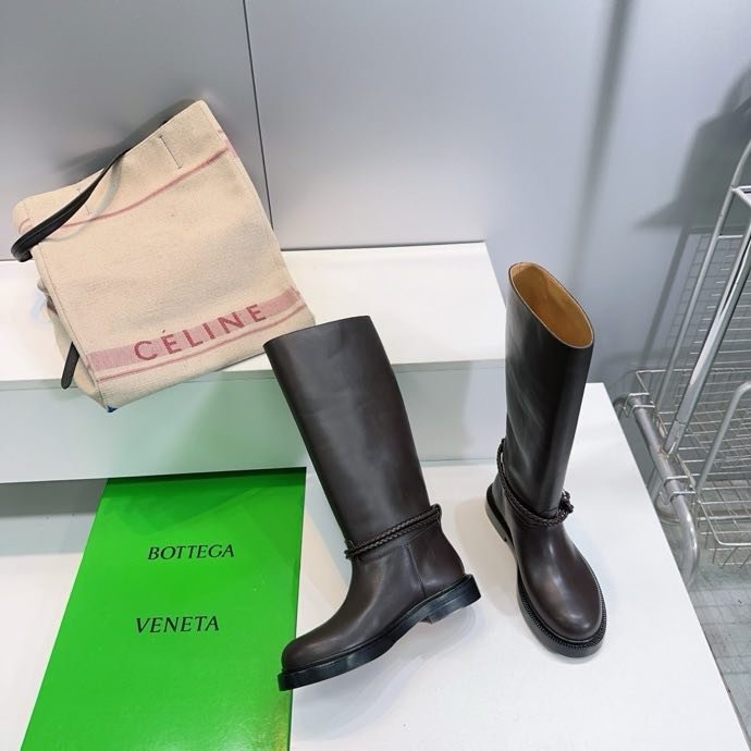 Шкіряні жіночі чоботи фото 3