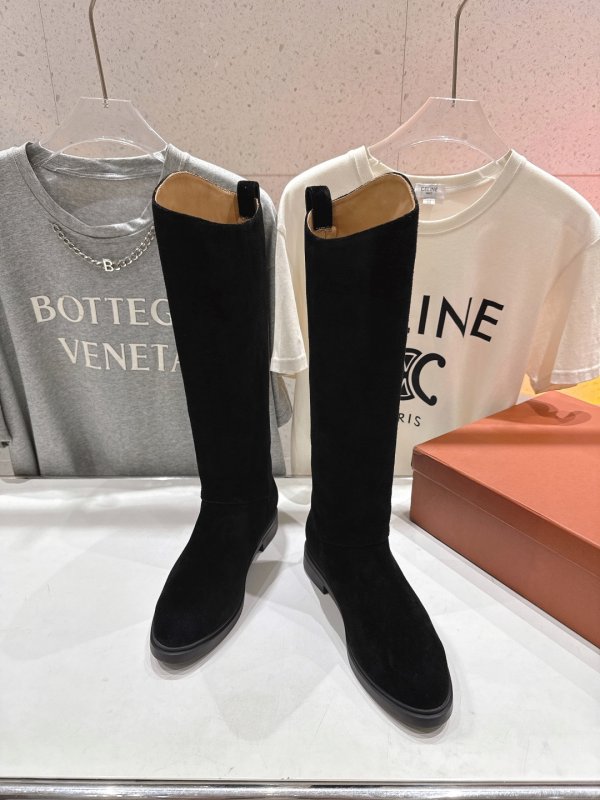 Кожаные женские сапоги фото 3