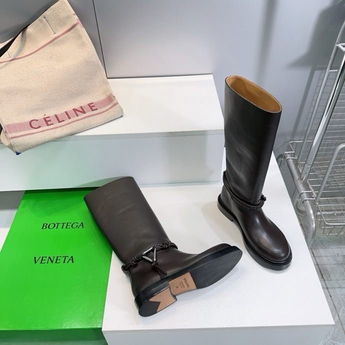 Шкіряні жіночі чоботи фото 4