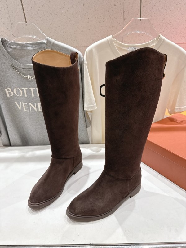 Кожаные женские сапоги фото 4