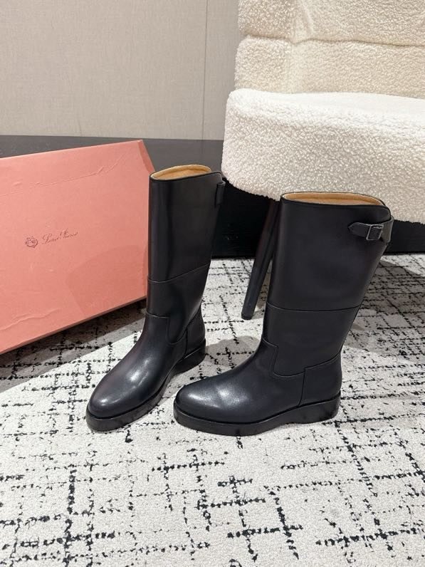 Leather women's boots фото 5