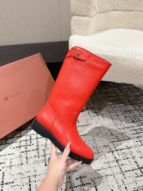 Кожаные женские сапоги фото 5