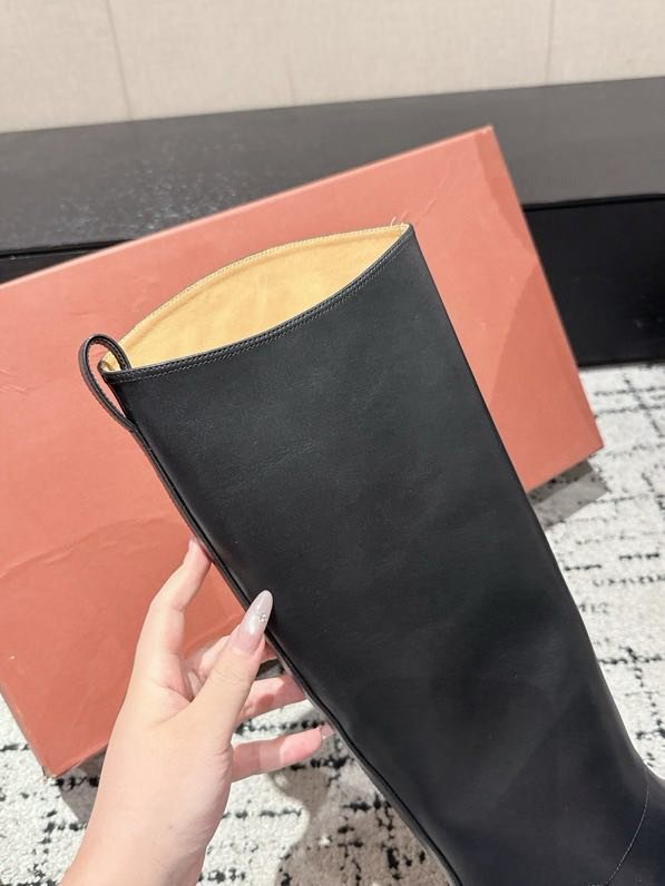 Шкіряні жіночі чоботи фото 5