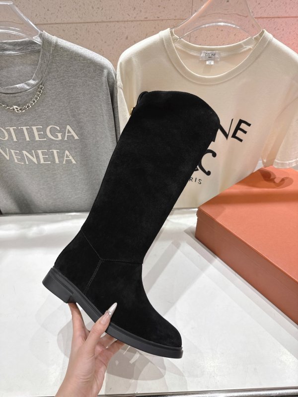 Кожаные женские сапоги фото 5