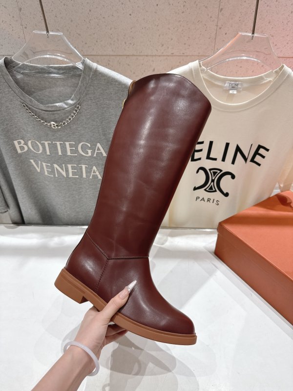 Кожаные женские сапоги фото 5