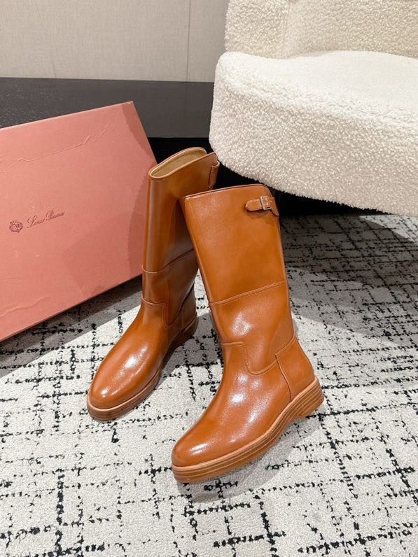 Кожаные женские сапоги фото 6