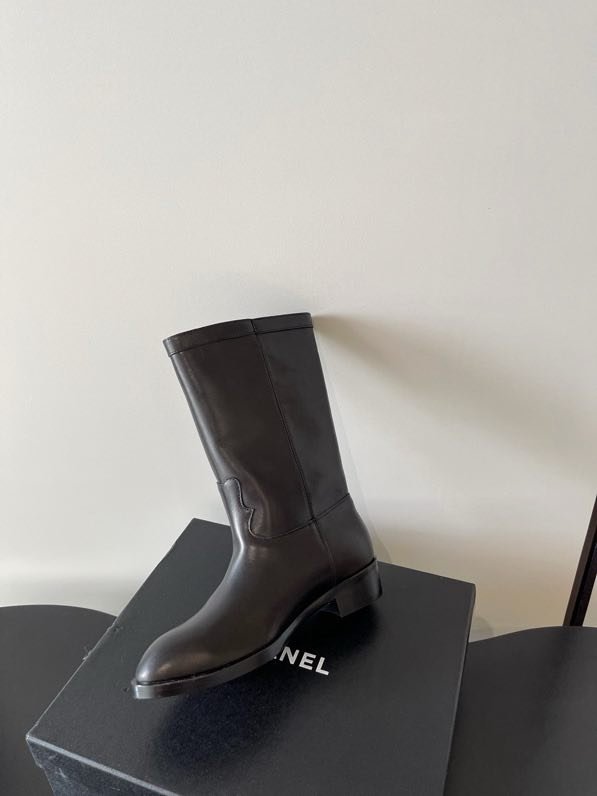 Leather women's boots фото 6