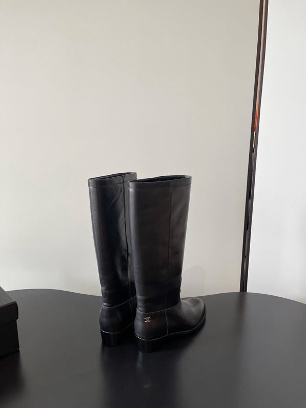 Leather women's boots фото 6