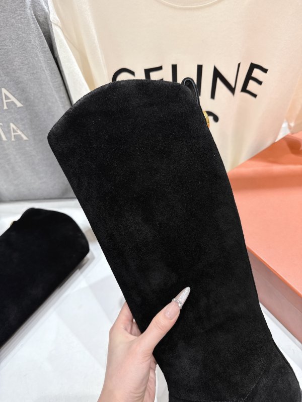 Кожаные женские сапоги фото 6