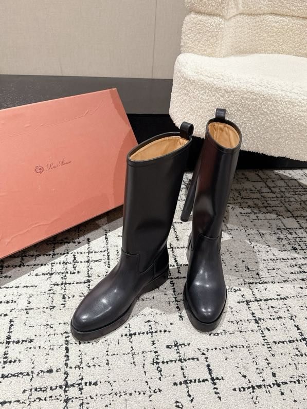 Leather women's boots фото 7