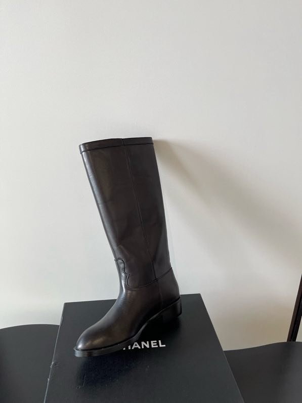 Leather women's boots фото 7