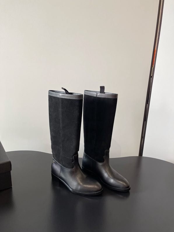 Кожаные женские сапоги фото 7