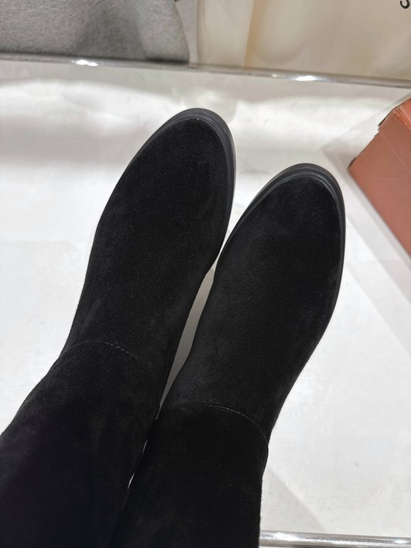 Кожаные женские сапоги фото 7