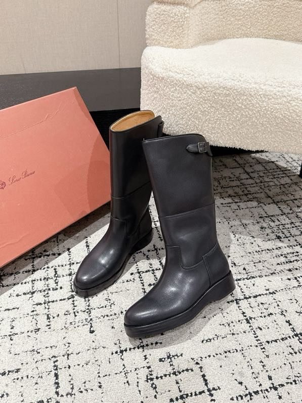 Leather women's boots фото 8