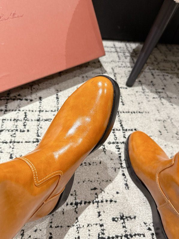 Шкіряні жіночі чоботи фото 8