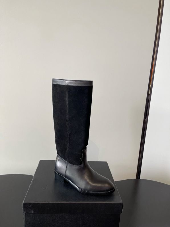 Кожаные женские сапоги фото 8