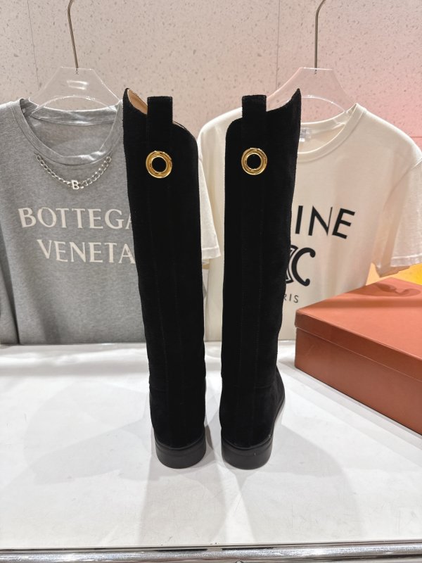 Кожаные женские сапоги фото 8