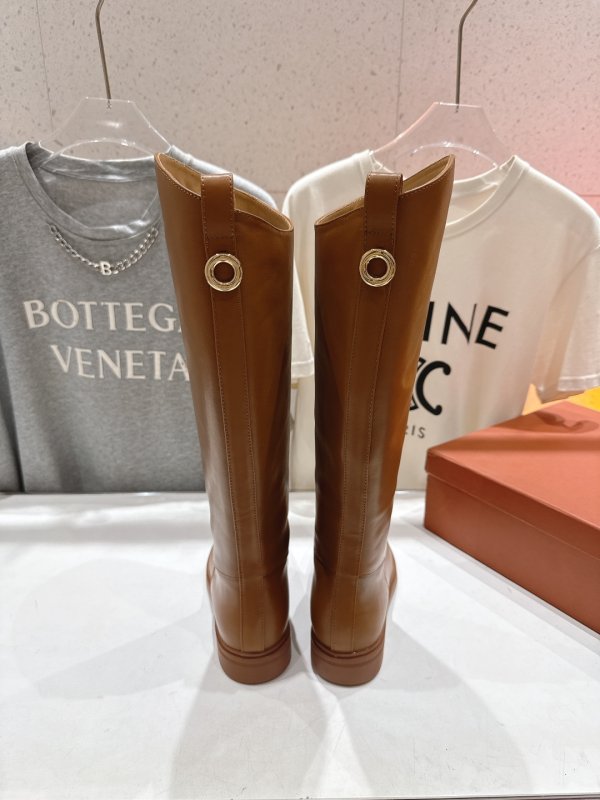 Кожаные женские сапоги фото 8