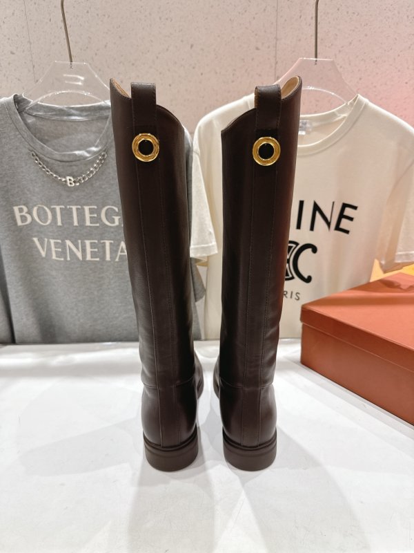 Кожаные женские сапоги фото 8