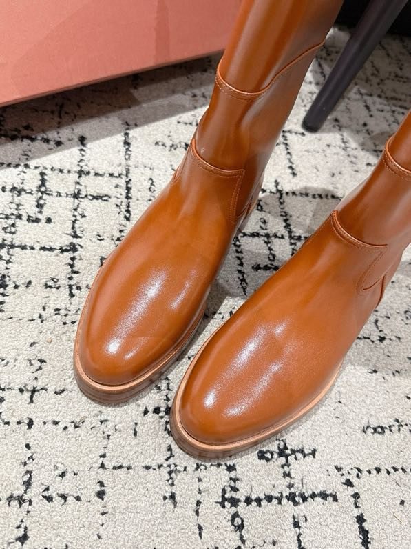 Кожаные женские сапоги фото 9