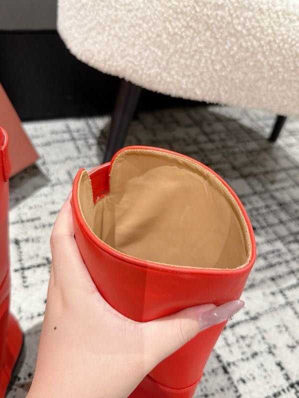 Кожаные женские сапоги фото 9