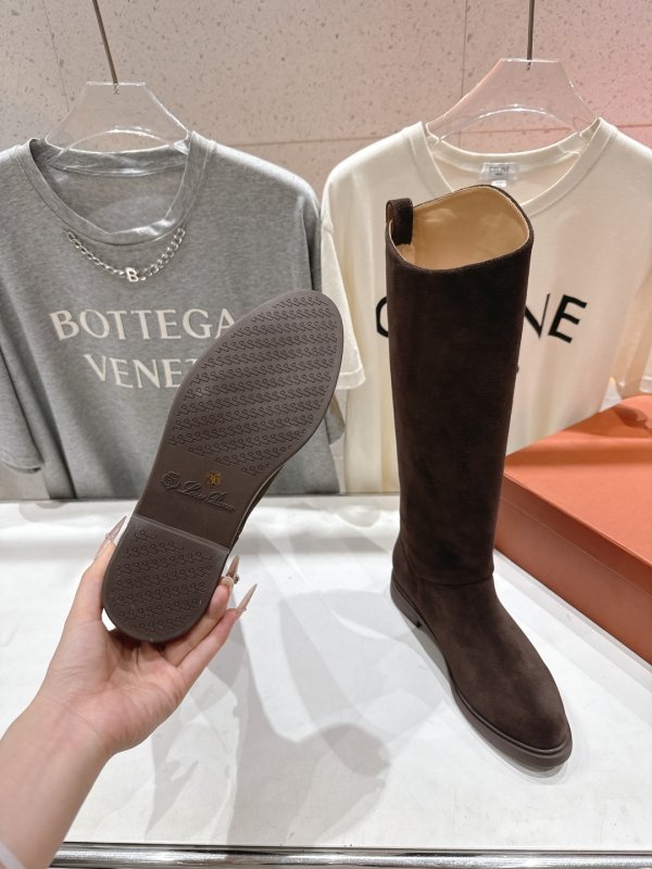 Кожаные женские сапоги фото 9