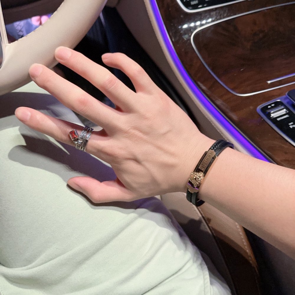 Кожаный браслет Versace Dumeza фото 7