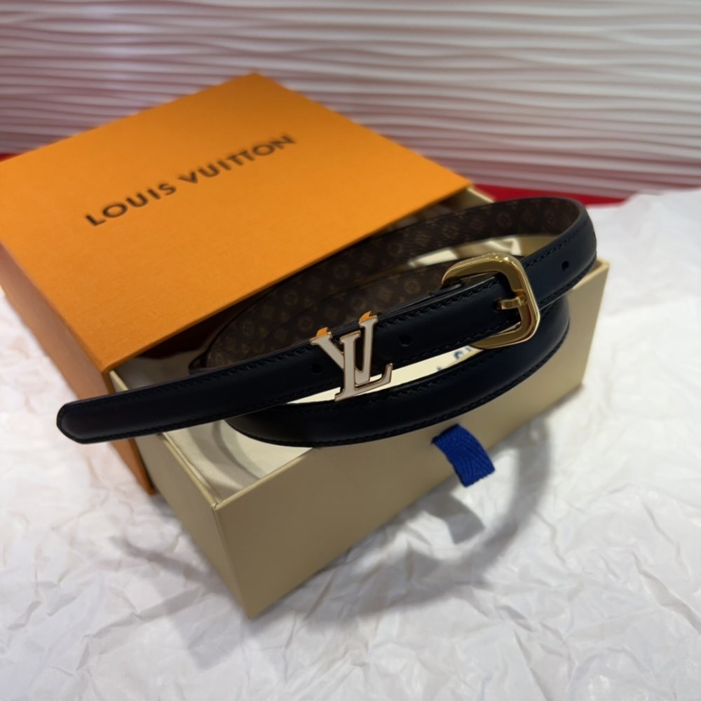 Кожаный ремень женский 15 мм