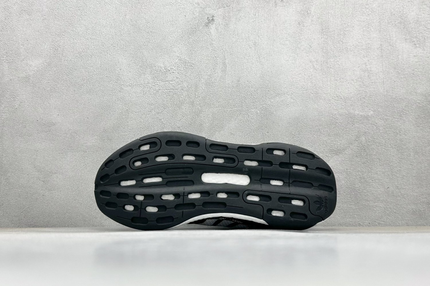 Кросівки Adidas Day Jogger фото 4