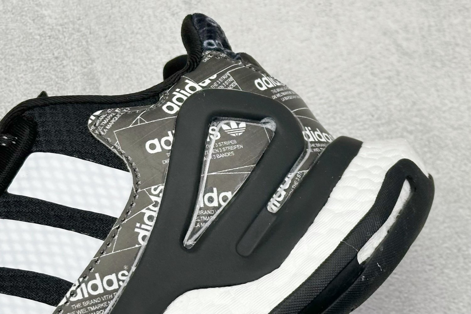 Кросівки Adidas Day Jogger фото 9