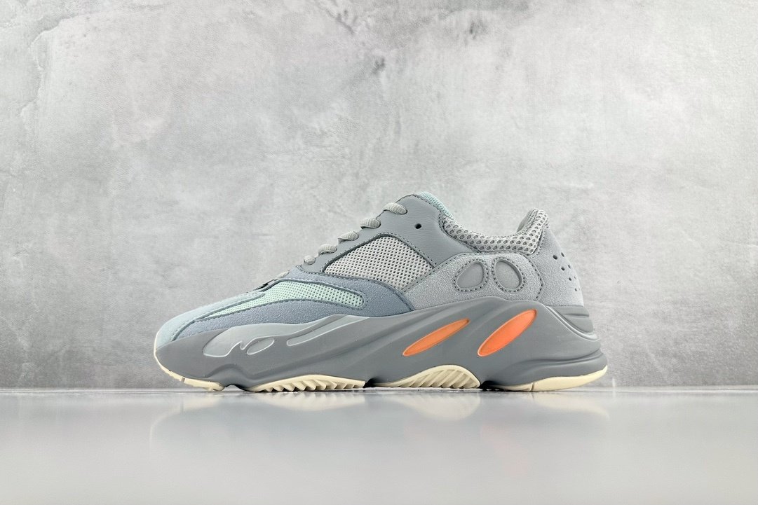 Кросівки Adidas Originals Yeezy Boost 700