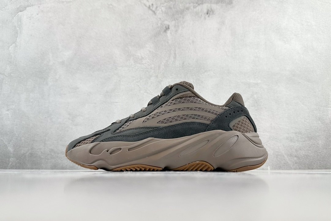 Кросівки Adidas Originals Yeezy Boost 700