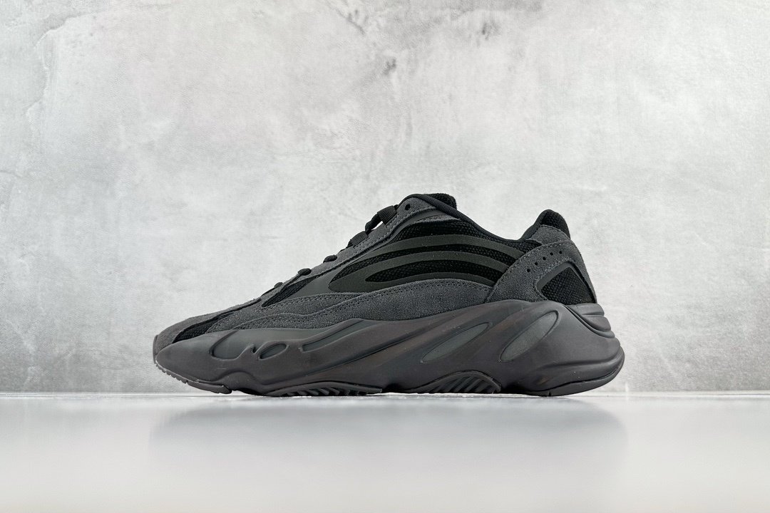 Кросівки Adidas Originals Yeezy Boost 700