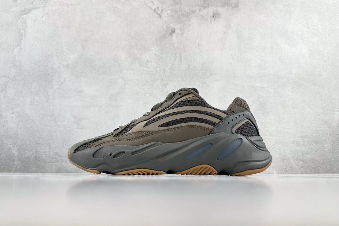 Кросівки Adidas Originals Yeezy Boost 700
