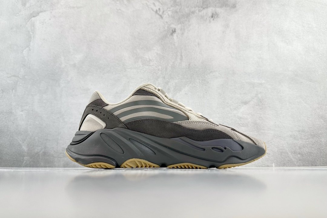 Sneakers Adidas Originals Yeezy Boost 700 фото 2