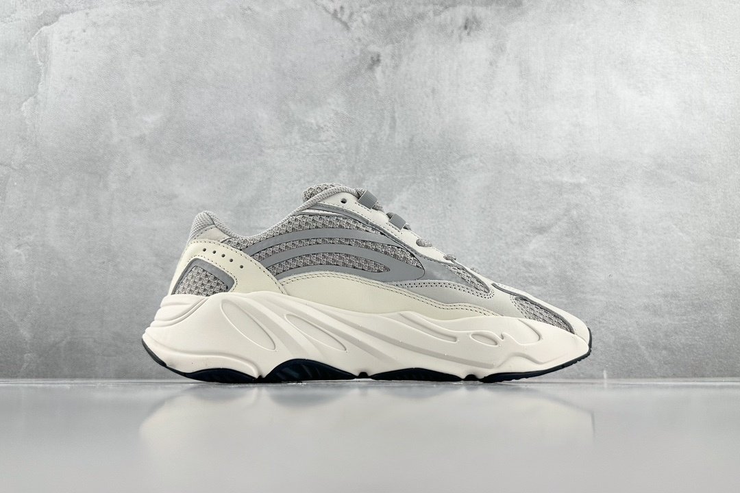 Sneakers Adidas Originals Yeezy Boost 700 фото 2