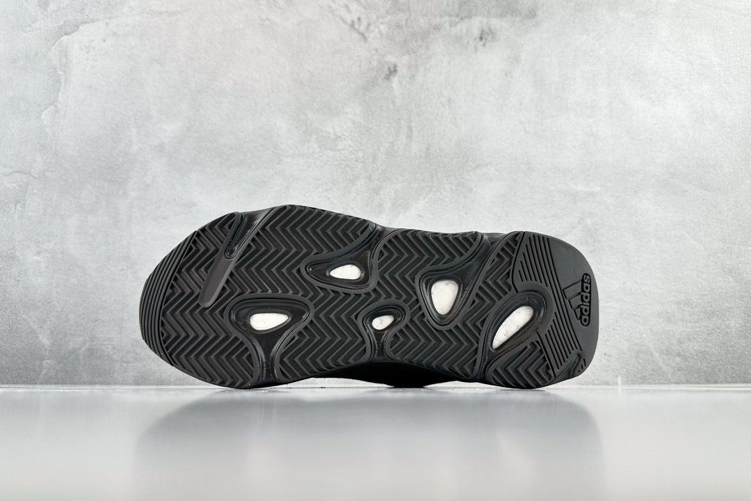 Кросівки Adidas Originals Yeezy Boost 700 фото 4