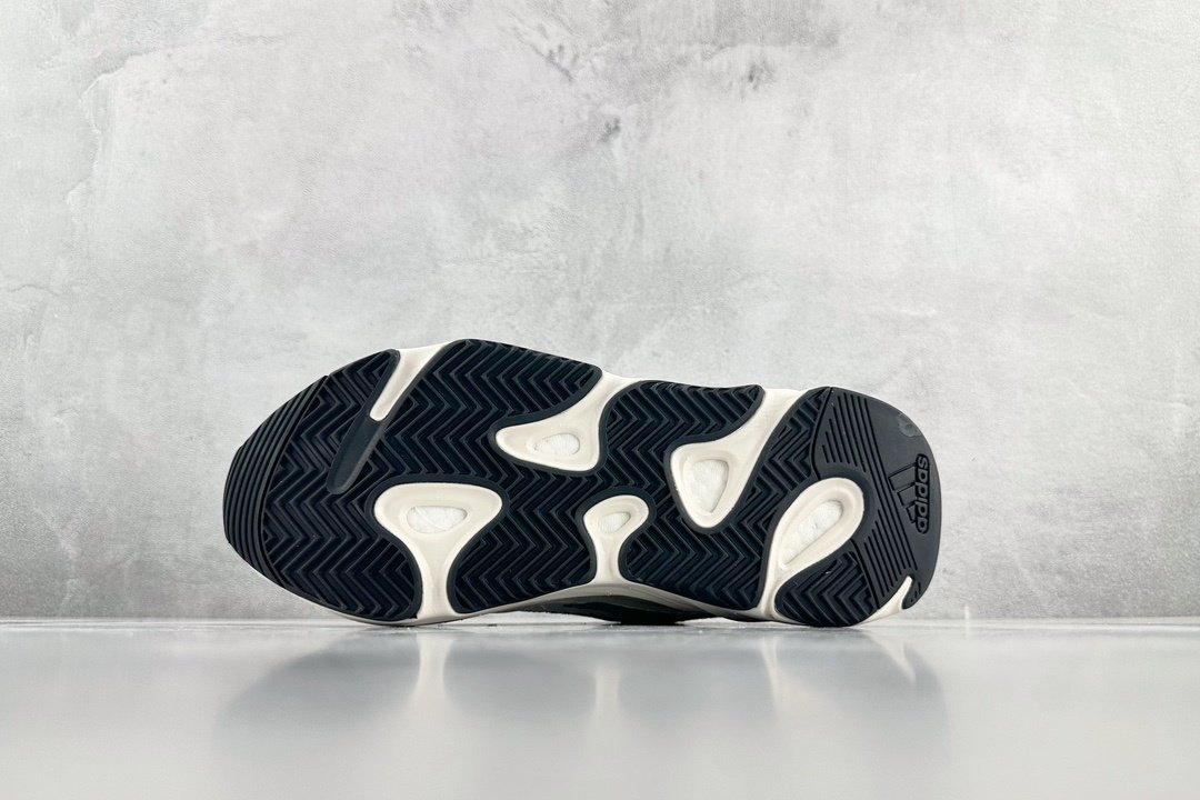 Sneakers Adidas Originals Yeezy Boost 700 фото 4