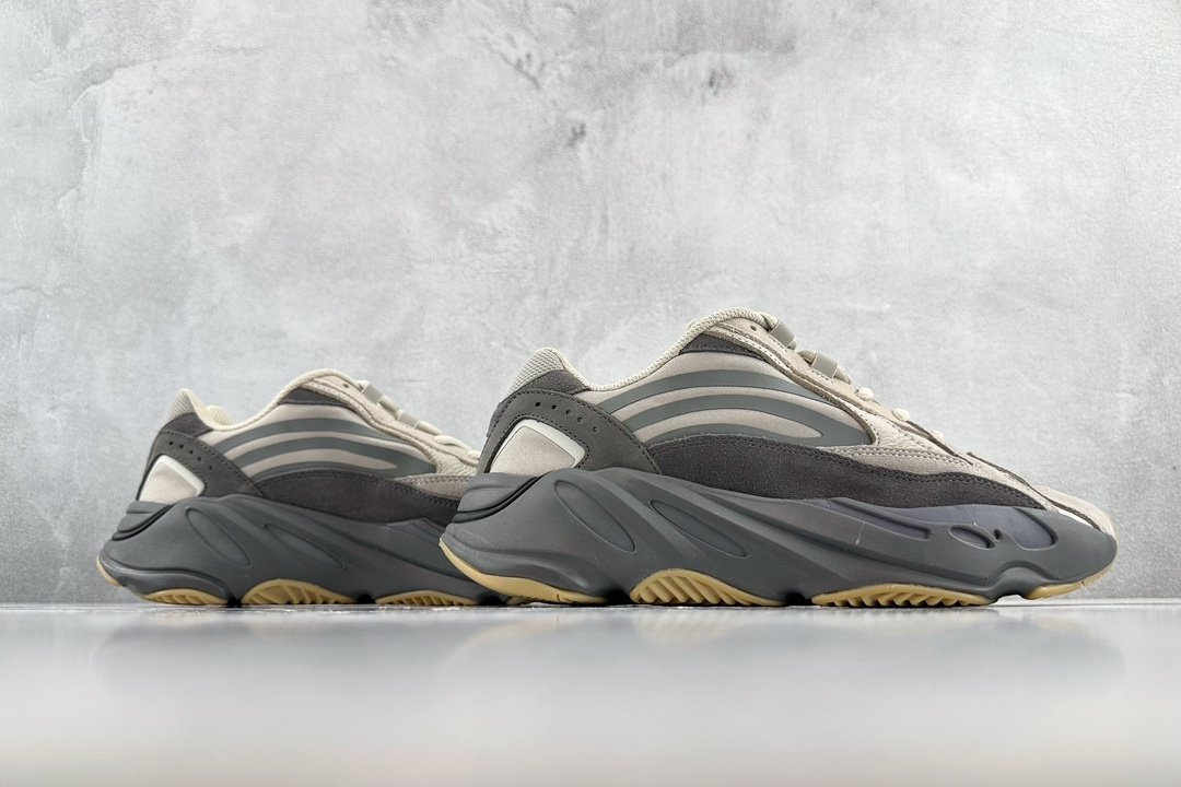 Sneakers Adidas Originals Yeezy Boost 700 фото 6