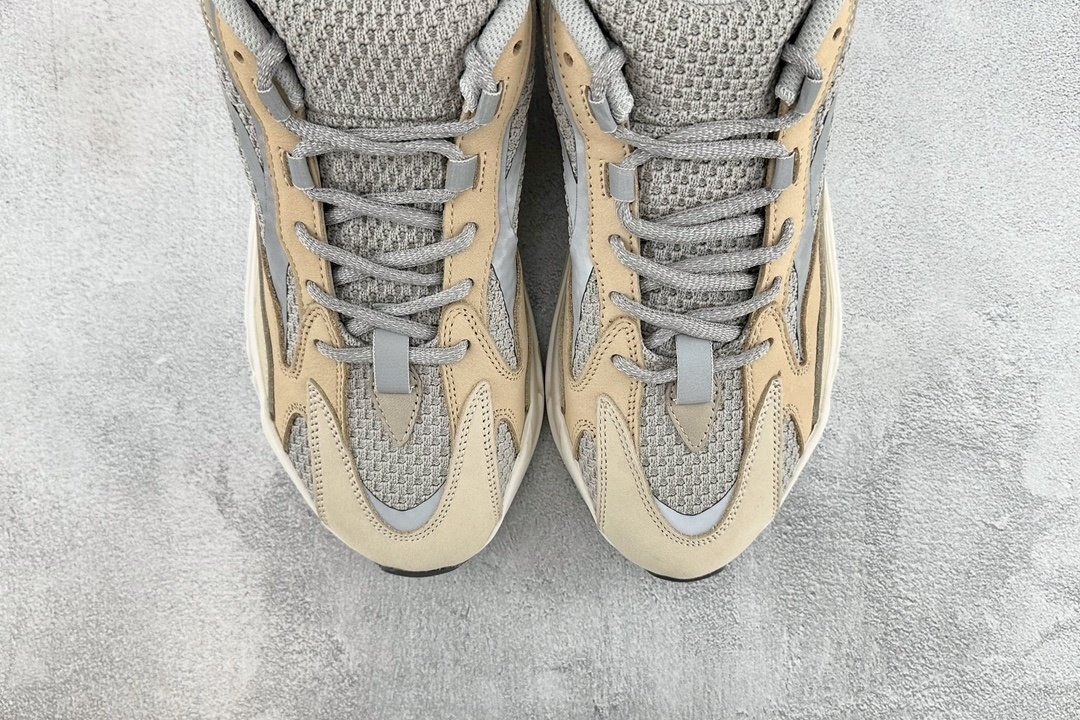 Кроссовки Adidas Originals Yeezy Boost 700 фото 7