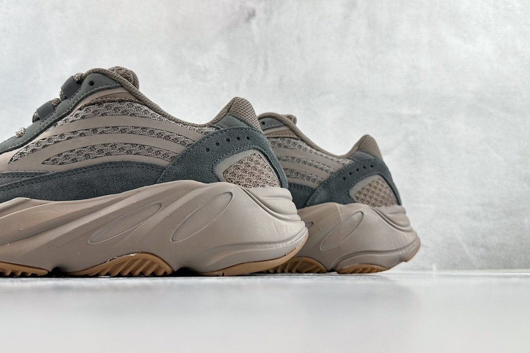 Кросівки Adidas Originals Yeezy Boost 700 фото 8