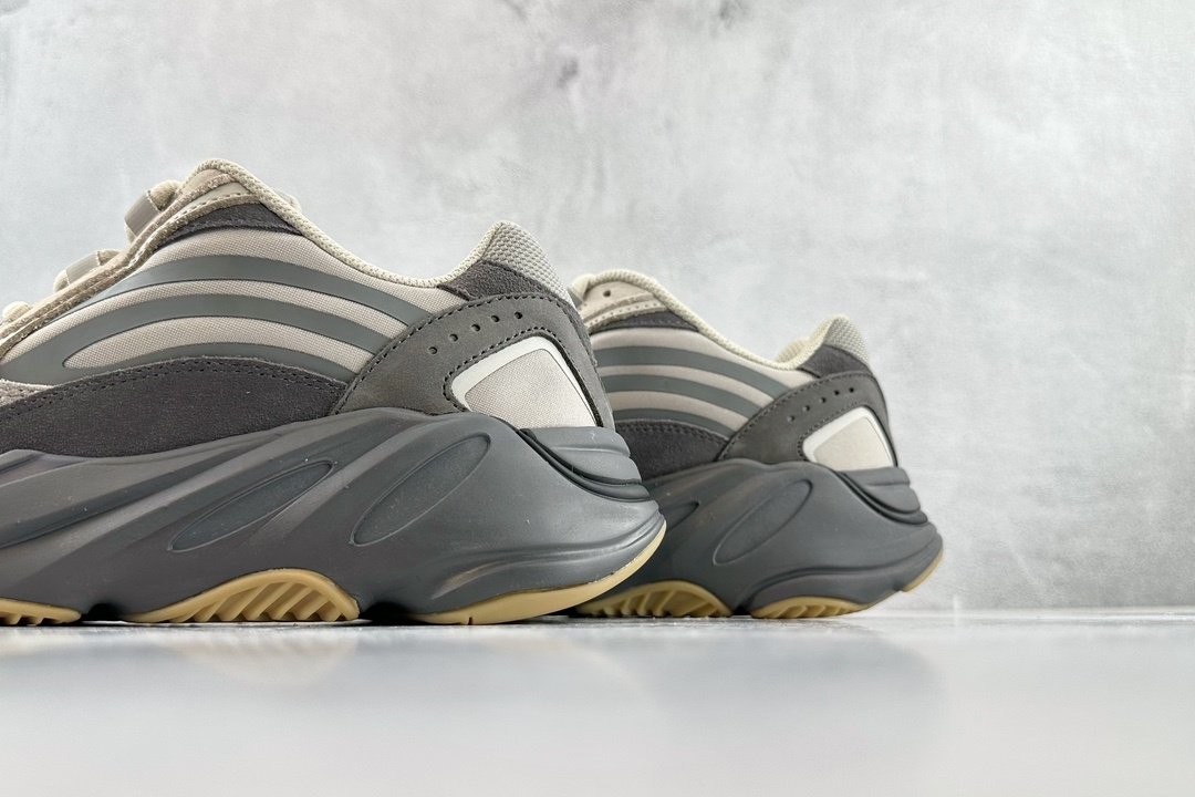 Sneakers Adidas Originals Yeezy Boost 700 фото 8