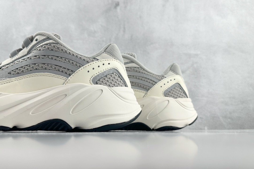 Sneakers Adidas Originals Yeezy Boost 700 фото 8