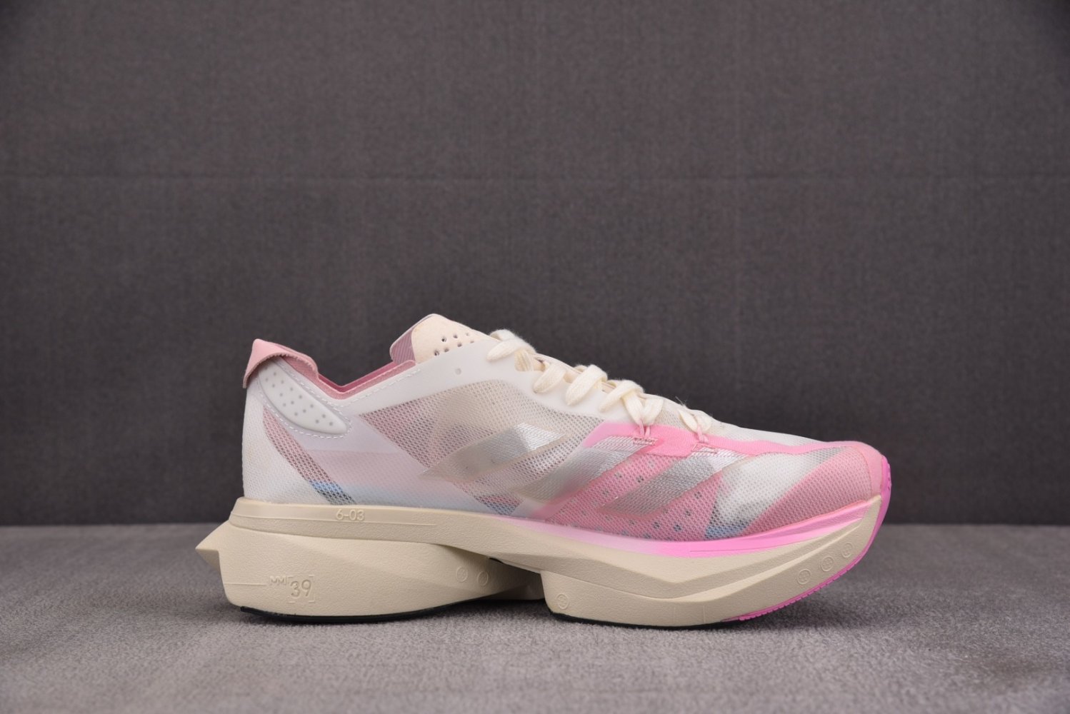 Кроссовки Adizero Adios Pro 3 Sakura фото 2