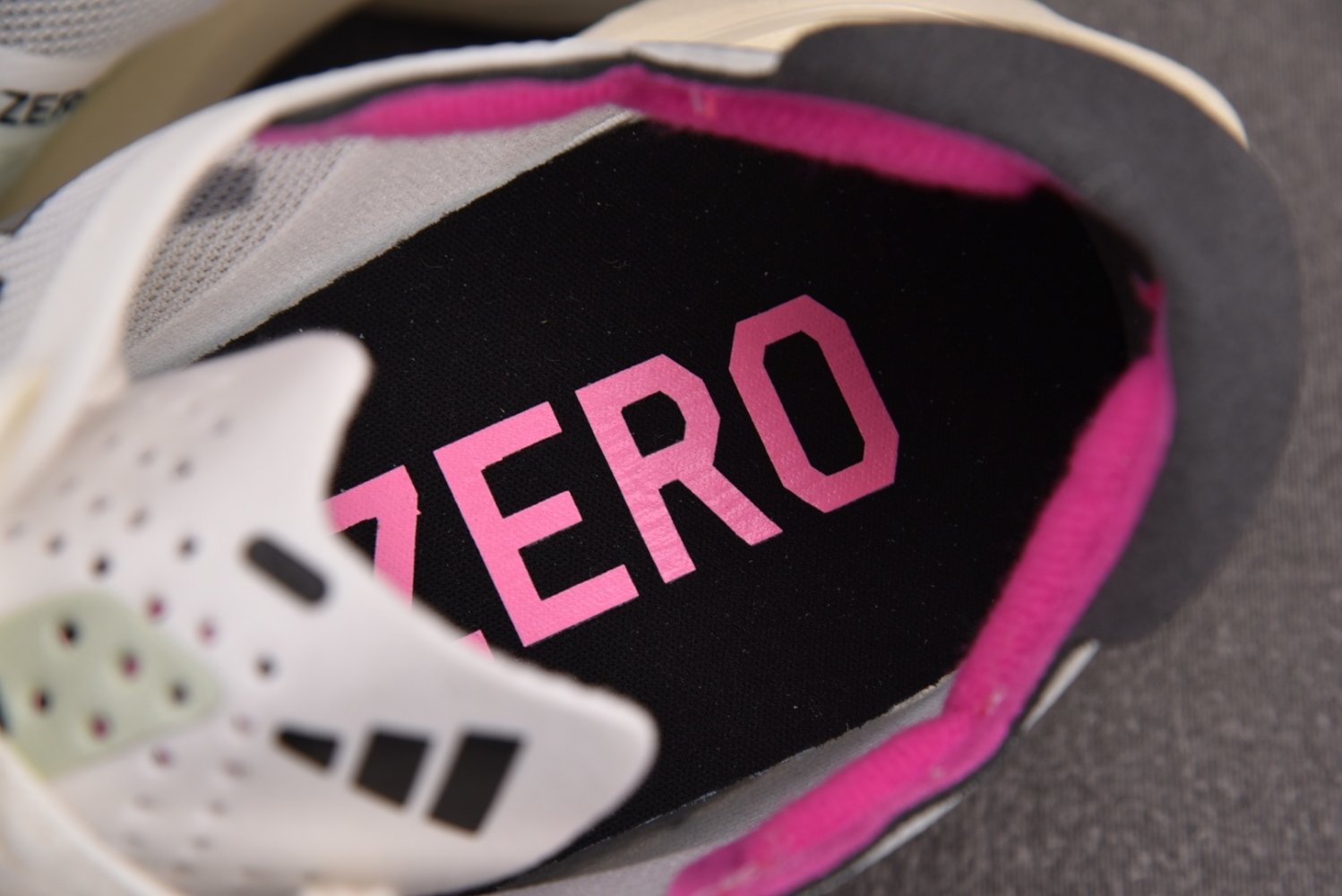 Кроссовки Adizero Adios Pro 3 White Night Metallic фото 10