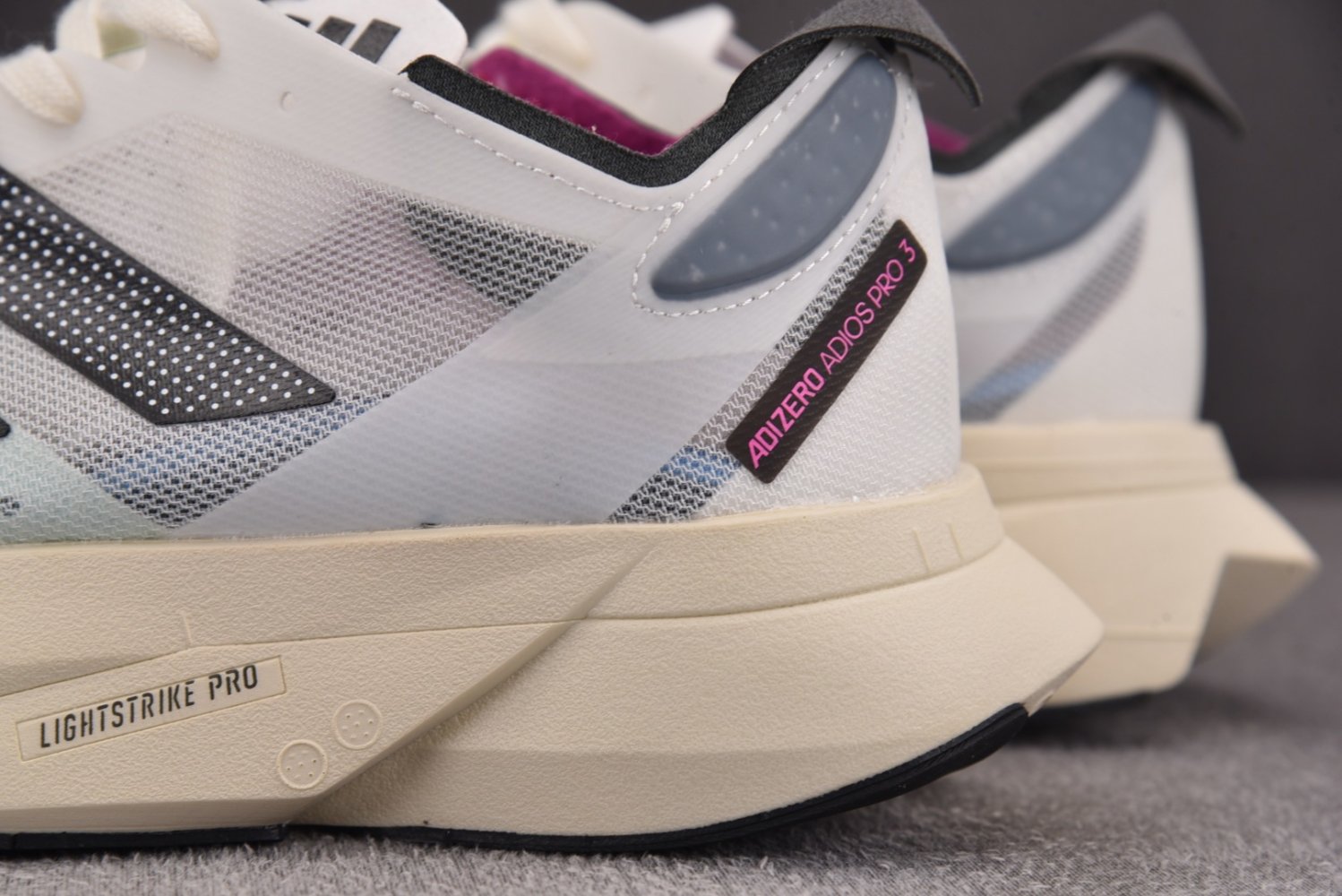 Кроссовки Adizero Adios Pro 3 White Night Metallic фото 13