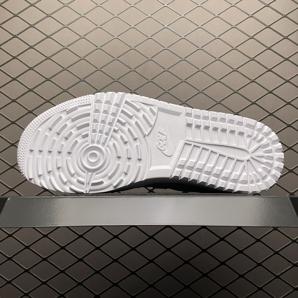 Кросівки Air Jordan 1 Low Golf фото 5