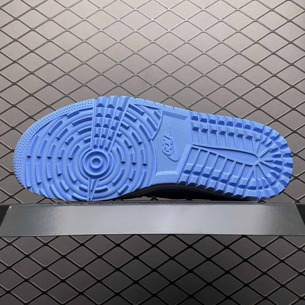 Кросівки Air Jordan 1 Low Golf фото 5